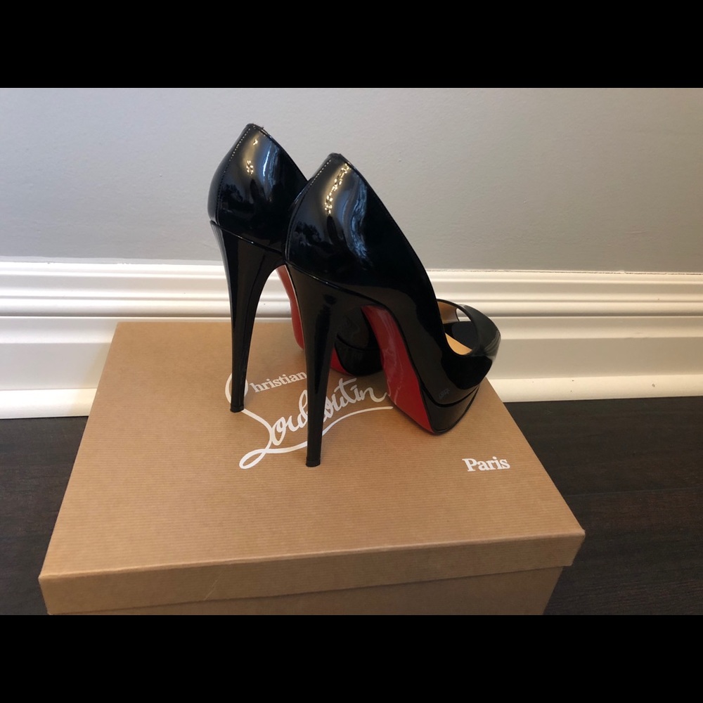 Shoes - Picture 2 of 4